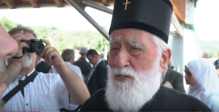 Raspop Dedeić pozvao da se „limena osmatračnica i pseudo crkva“ na Rumiji ukloni