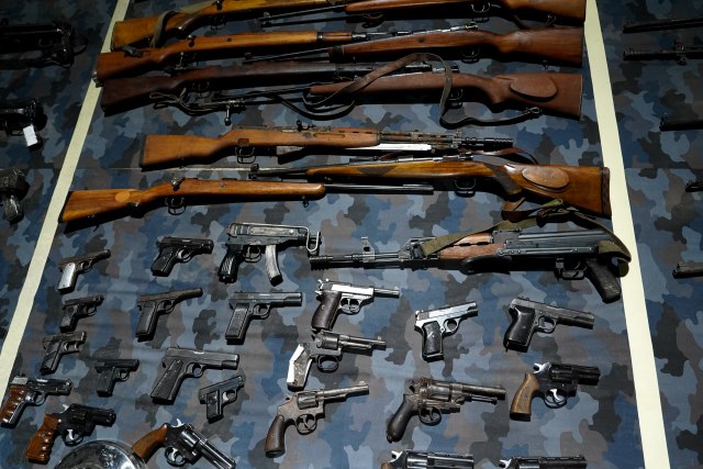 Rasprodati sefovi za čuvanje oružja, prave se liste čekanja
