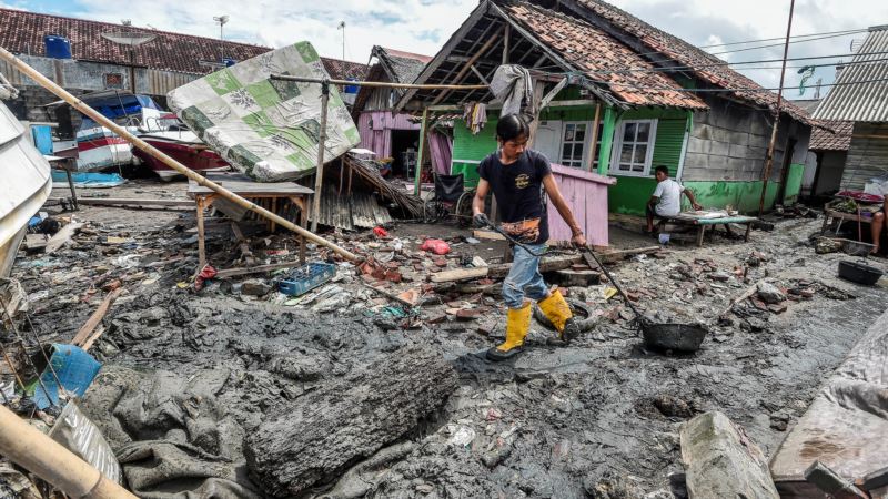 Raste broj žrtava cunamija u Indoneziji