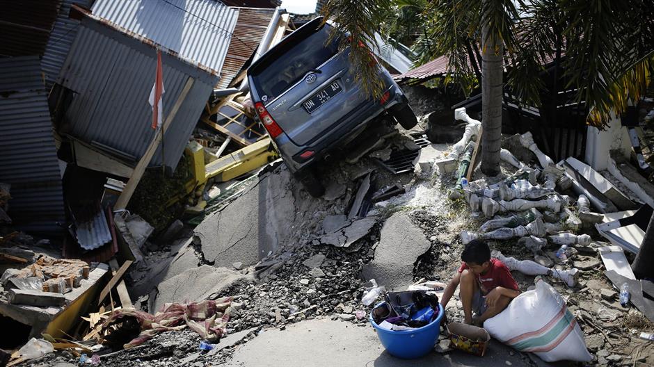 Raste broj žrtava zemljotresa i cunamija u Indoneziji