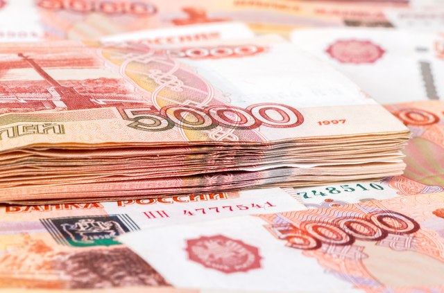 Ratne igre već skupo koštaju Ruse: Rublja postala najrizičnija valuta