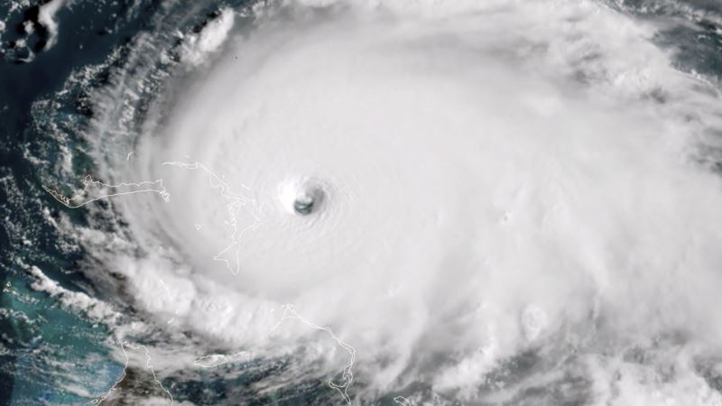 Uragan Dorijan porušio krovove i izazvao poplave na Bahamima
