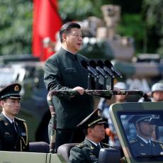 Reči kineskog predsednika Sija ODJEKIVALE su pred 7.000 vojnika: Budite sigurni u POBEDU i ne plašite se SMRTI