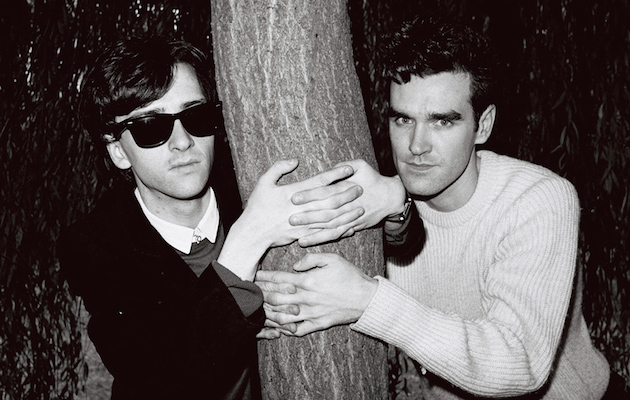 Reditelj filma o Oasisu bi da ekranizuje bendove Arctic Monkeys i The Smiths