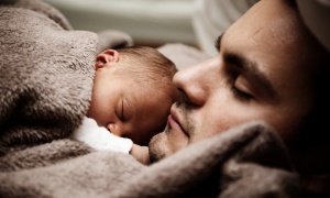 Rekord: Očevi u Švedskoj sve više koriste porodiljsko umesto supruga