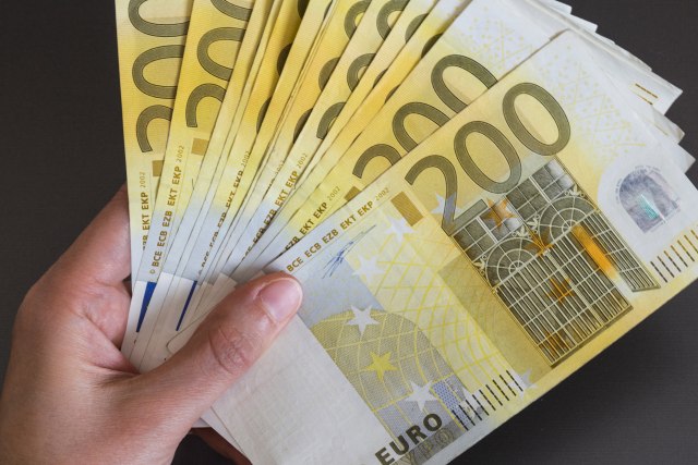 Rekordan rast plata u Sloveniji, najviši u poslednjih 20 godina