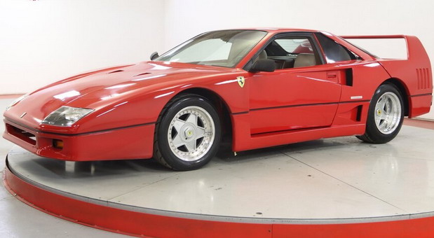 Replika Ferrarija F40 na prodaju za 24.900 dolara