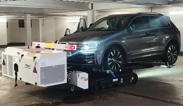 Rešenje za nepropisno parkiranje u garažama: Automobile će od sada izvlačiti roboti-pauci