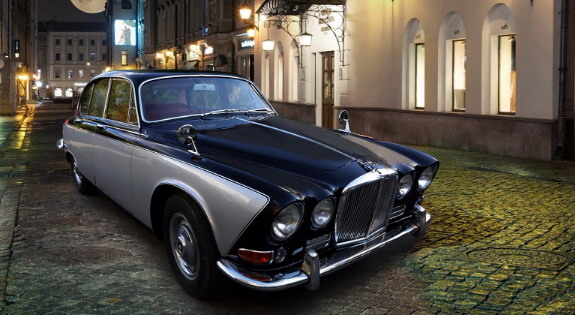 Restaurirani Jaguar 420 koji izgleda kao da je juče izašao iz fabrike