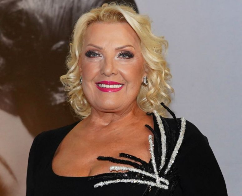 Retka zajednička fotografija: Snežana Đurišić podelila trenutak iz porodičnog doma, svi na okupu