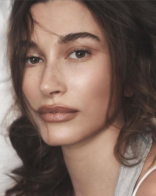„Rhode“ skincare konačno stiže u Evropu: Znamo koji Hailey Bieber proizvodi stižu u evropske Sephora prodavnice
