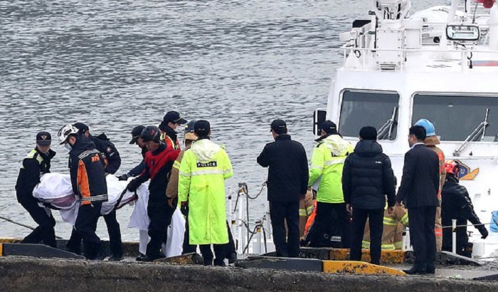 Ribarski brod se prevrnuo u sudaru, najmanje 13 mrtvih