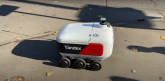 Roboti na točkovima počeli da dostavljaju poštu u Moskvi