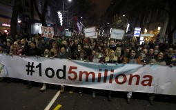 
					Roditelji nestalih beba najavili da se pridružuju protestima Jedan od pet miliona 
					
									