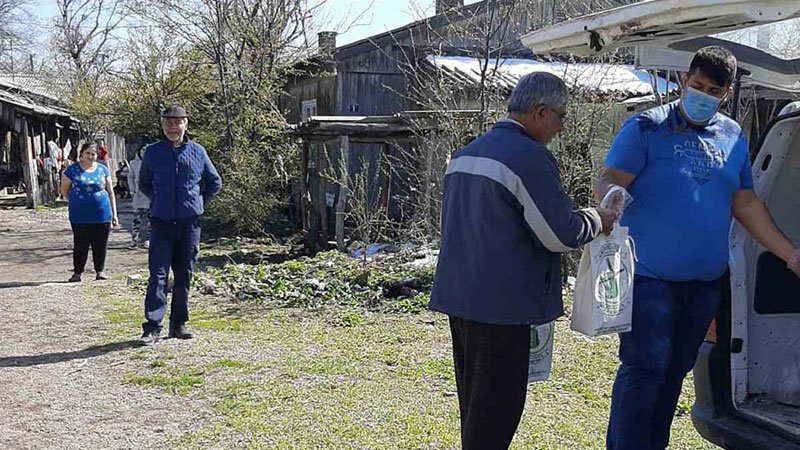 Romi iz Nemačke uručili oko 400 paketa pomoći najugroženijim Boranima