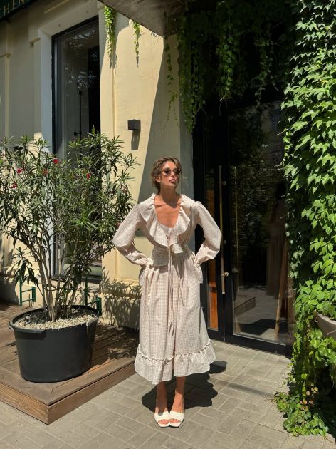 Ruffle Revival: Karneri su moćan trend, ali samo ako ih stilizujete na pravi način