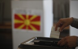 
					Rukovodstva SDSM i VMRO DPMNE razmatraju poteze posle referenduma u Makedoniji 
					
									