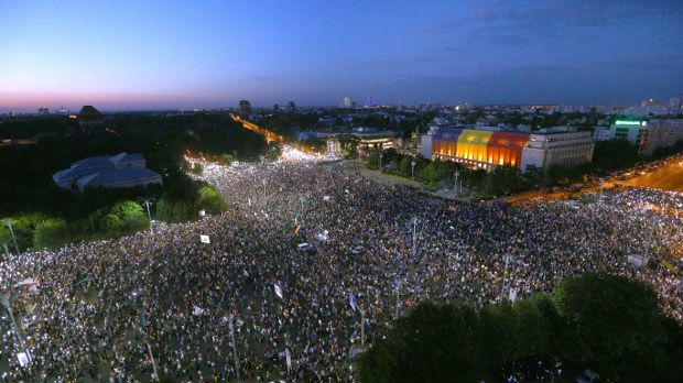 Rumuni ponovo na ulicama, traže ostavku premijerke
