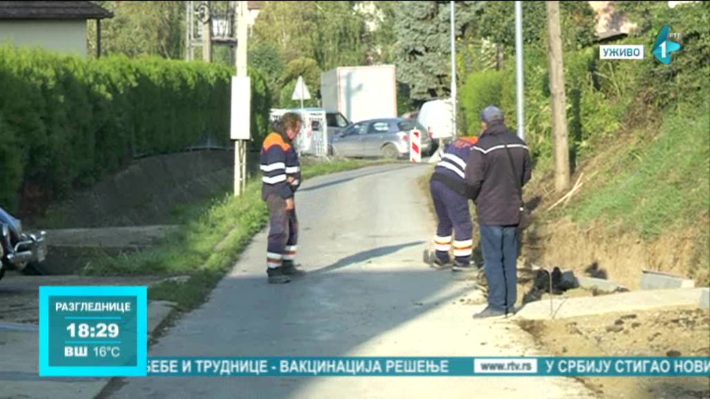 Rupe na putevima, neasfaltirane i mračne ulice deo prošlosti stanovnika Sremske Kamenice