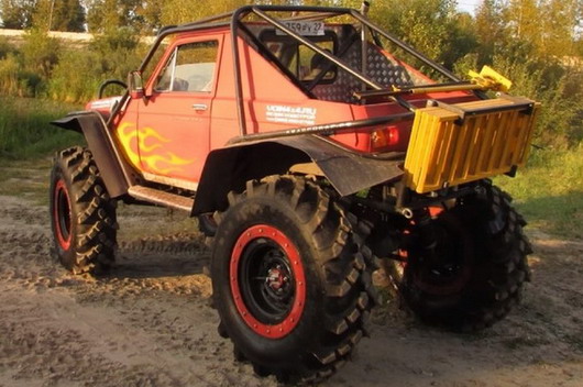 Rus od Lada Nive napravio „monstrum” vozilo