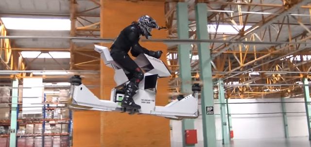 Rusi predstavili prvi leteći motocikl (video)