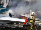 Rusija: Avionu se zapalio motor, piloti stradali, putnici spaseni FOTO, VIDEO