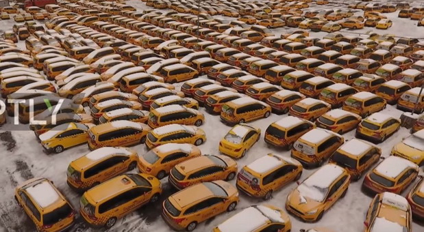 Rusija / Groblje žutih taksija: Ostavljeni da umru iako su još u dobrom stanju