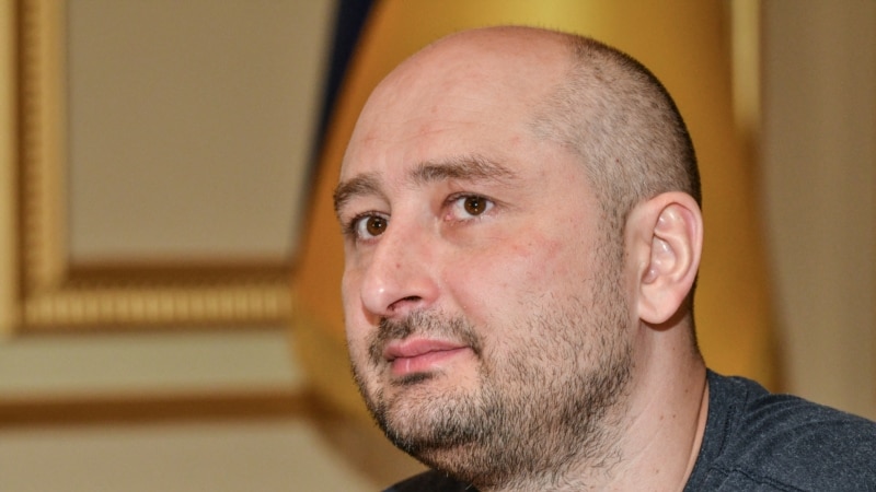 Rusija proglasila novinara Arkadija Babčenka stranim agentom