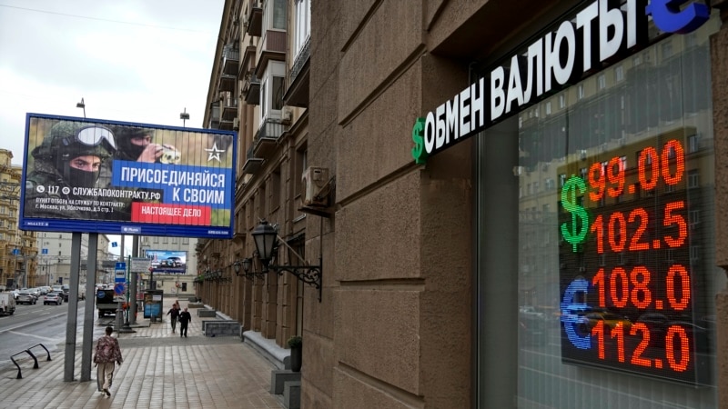 Rusija uvodi hitno povećanje kamatnih stopa kako bi zaustavila nagli pad rublje
