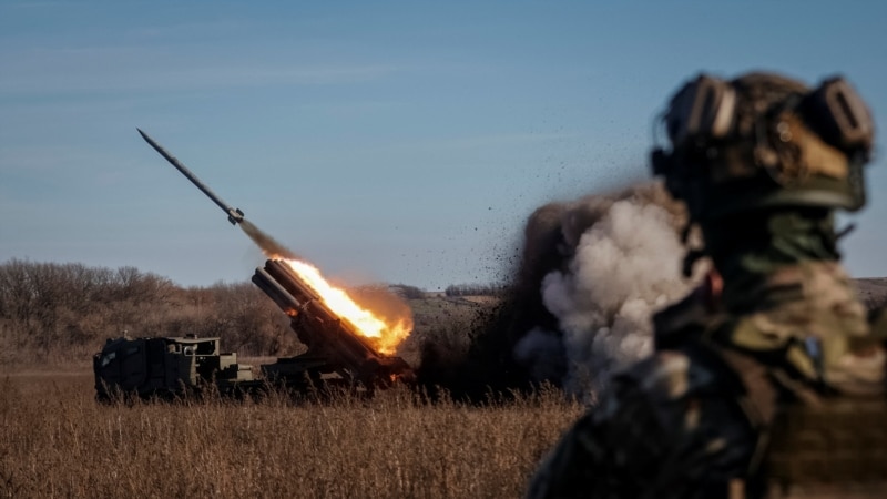 Ruske snage napadaju na istoku, jačaju položaje na jugu, kaže ukrajinska vojska