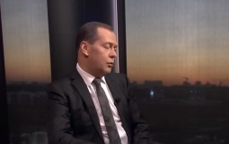 
					Medvedev u Centru Sava: Čuvanjem istine o ratu čuva se i sećanje na junake 
					
									