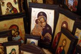 Ruskinja uči Kragujevčane umeću ikonopisa
