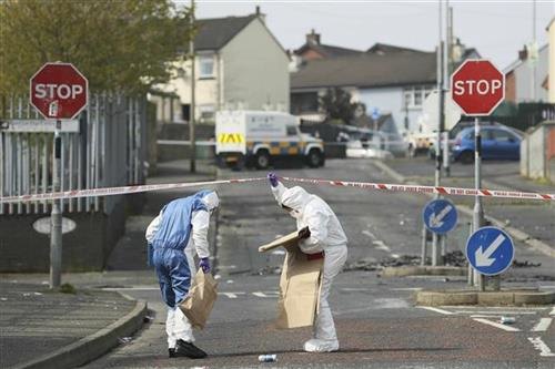 S.Irska:Novinarku usmrtio zalutali metak, uhapšena dvojica