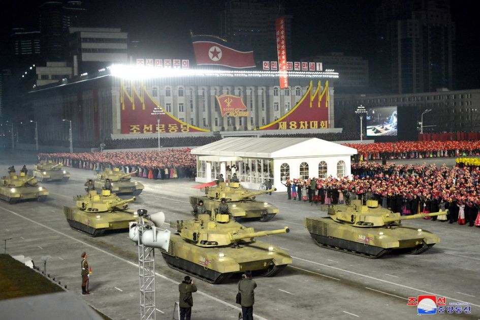 S. Koreja: Na vojnoj paradi prikazan najveći broj interkontinentalnih raketa