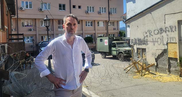 Saša Radulović (DJB) obišao okupirane zgrade opština na severu KiM