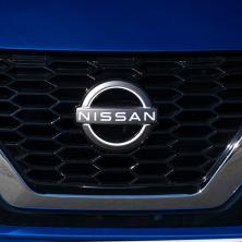 SA JAPANCIMA SE NE TREBA ŠALITI: Klasičan model koji je pokazao šta sve kompanija Nissan može (VIDEO)