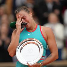 SABALENKA U SUZAMA: Ovo mnogo boli, igrala sam u užasnim uslovima (VIDEO)