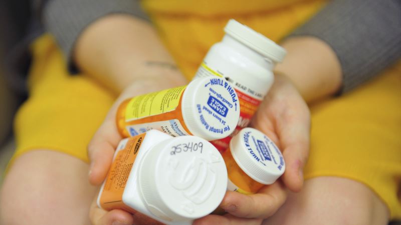 SAD: Lekari optuženi zbog ilegalnog prepisivanja lekova