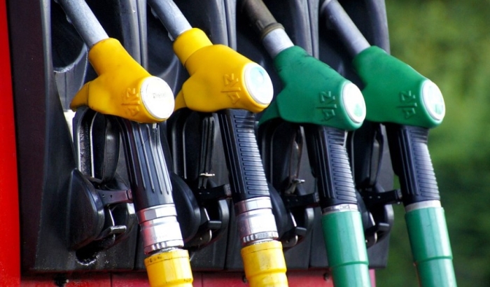 SAD: Pojeftinio benzin, ali očekuje se poskupljenje
