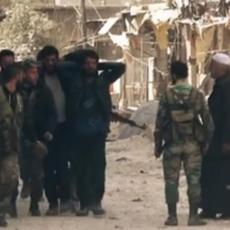 SAD SU MANJI OD MAKOVOG ZRNA: Pogledajte kako se pobunjenički MIŠEVI predaju sirijskoj vojsci (VIDEO)