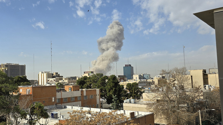 SAD i Izrael pokrenuli udare na Iran