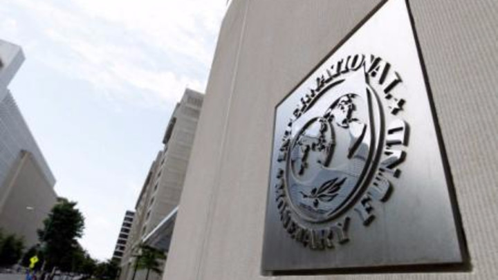 SAD kritikuju MMF zbog visokih plata zaposlenih