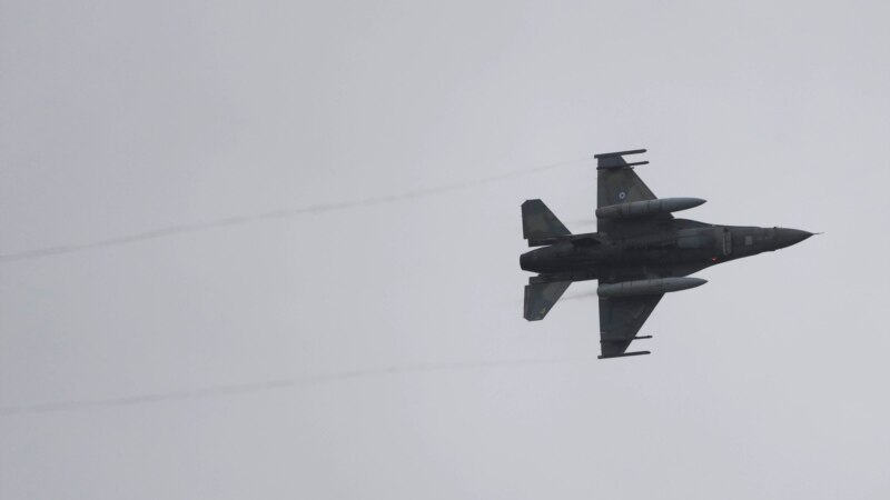 SAD neće isporučiti lovce F-16, Macron kazao da avioni za Ukrajinu nisu isključeni