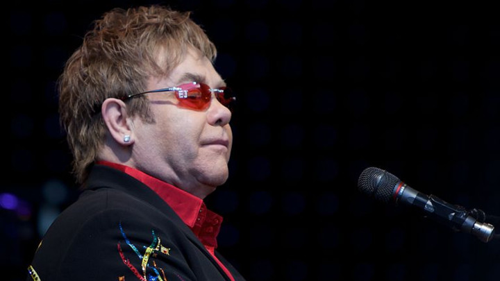 SADA JE DEFINITIVNO: Elton Džon se POVLAČI sa muzičke scene a OVO JE PRAVI RAZLOG! (FOTO)