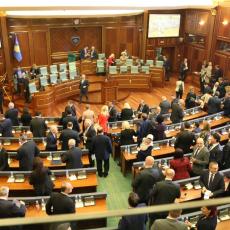 SAMO ON NIJE GLASAO ZA TAKSE OD 100 ODSTO? Slika sa zasedanja tzv. vlade Kosova govori SVE! (FOTO)
