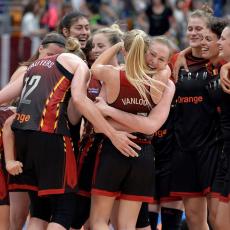 SAMO ZA MUŠKE OČI: Košarkašice Belgije su proslavile pobedu na NEOBIČAN način (FOTO)