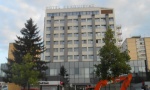 SAMOUBISTVO U KRAGUJEVCU: Švajcarac skočio sa osmog sprata hotela, bolovao od raka? 