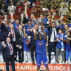 ŠAMPION EVROPE NE MIRUJE: Efes naciljao BOMBU leta, stiže pojačanje iz CSKA 