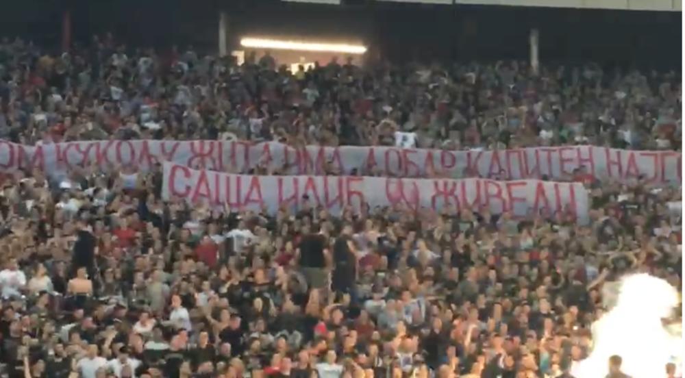 SAŠA ILIĆ, ŽIVELI! Delije transparentom provociraju kapitena Partizana! (KURIR TV)