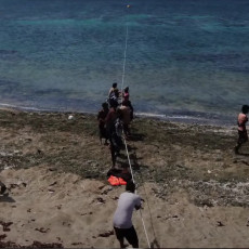 SAUDIJCI ZAMALO DA BUDU SATERANI U ĆOŠAK Huti zaštitili obalu opasnim minama, pošteno se namučili da ih uklone (VIDEO)